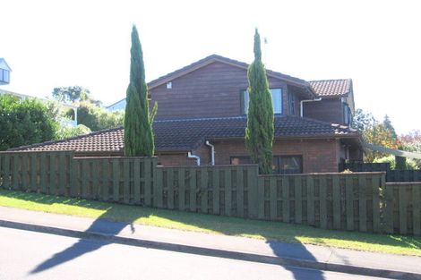 Photo of property in 6 Oakpark Place, West Harbour, Auckland, 0618