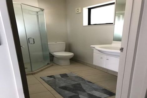 Photo of property in 87 Knights Road, Rothesay Bay, Auckland, 0630