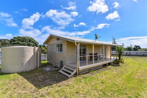 Photo of property in 30 Cordyline Road, Port Waikato, Tuakau, 2695