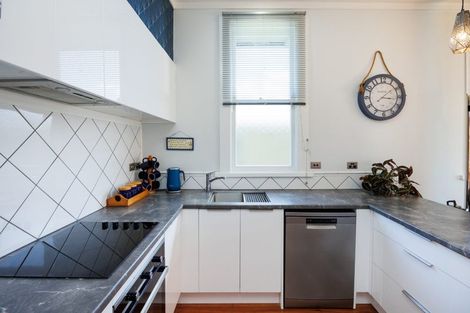 Photo of property in 287 College Street, West End, Palmerston North, 4410