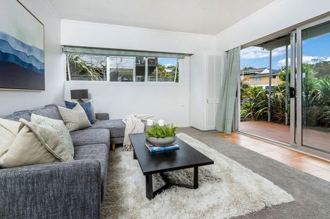 Photo of property in 12 Gretel Place, Hillcrest, Auckland, 0627