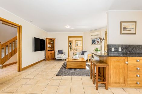 Photo of property in 2/54 Queens Grove, Hutt Central, Lower Hutt, 5010