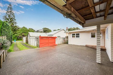 Photo of property in 1a Whareroa Road, Raumati South, Paraparaumu, 5032
