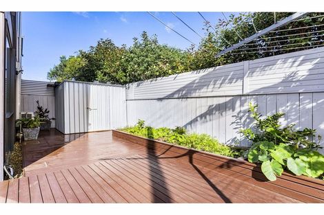 Photo of property in 2 Te Aparangi Road, Papakura, 2110