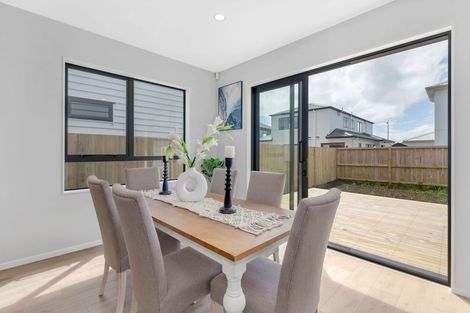 Photo of property in 22 Korowhiti Road, Clarks Beach, 2122