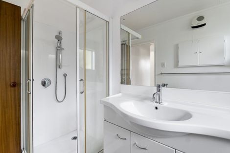 Photo of property in 8 Warren Place, Frankleigh Park, New Plymouth, 4310