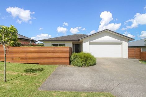 Photo of property in 176 Helenslee Road, Pokeno, 2472