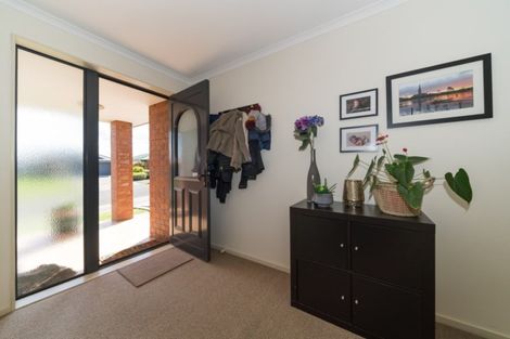 Photo of property in 30 Logan Way, Kelvin Grove, Palmerston North, 4414
