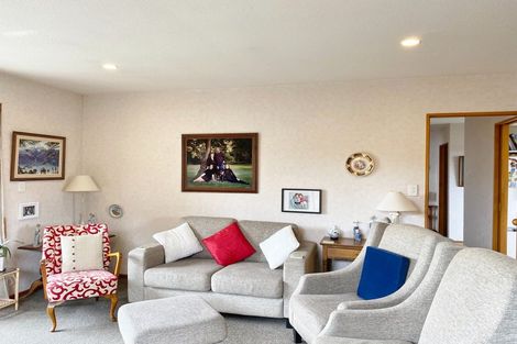 Photo of property in 32 Bowen Street, Upper Riccarton, Christchurch, 8041