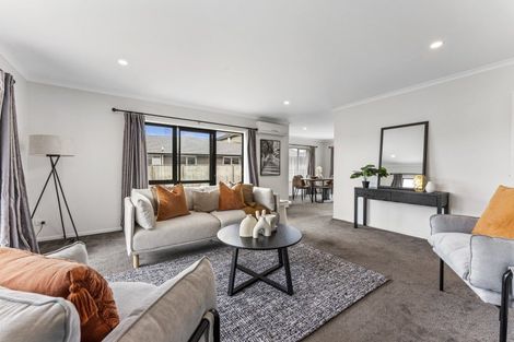 Photo of property in 13 Barry Curtis Place, Levin, 5510