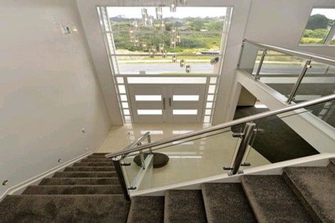 Photo of property in 11 Henriette Place, The Gardens, Auckland, 2105