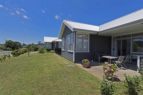 Photo of property in 113 Matua Road, Huapai, Kumeu, 0810