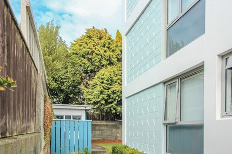 Photo of property in Victoria Court, 11/4 Queen Street, Mount Victoria, Wellington, 6011