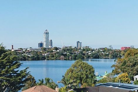 Photo of property in 8/72 Kitchener Road, Milford, Auckland, 0620