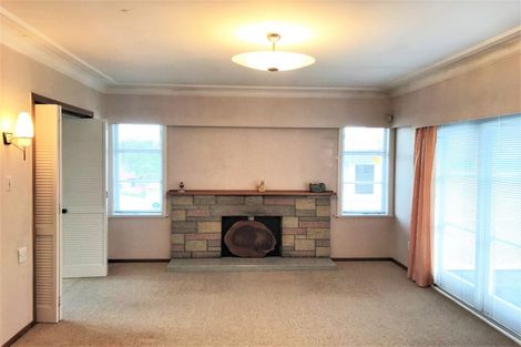 Photo of property in 37 St Leonards Road, Kelston, Auckland, 0602