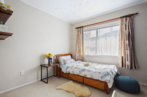 Photo of property in 45 Pigeon Mountain Road, Half Moon Bay, Auckland, 2012