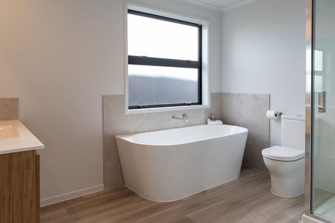 Photo of property in 14 Beveridge Road, One Tree Point, 0118