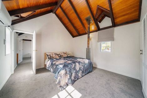 Photo of property in 68 Kaurilands Road, Titirangi, Auckland, 0604