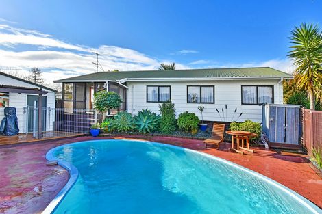 Photo of property in 156 Carnoustie Drive, Wattle Downs, Auckland, 2103