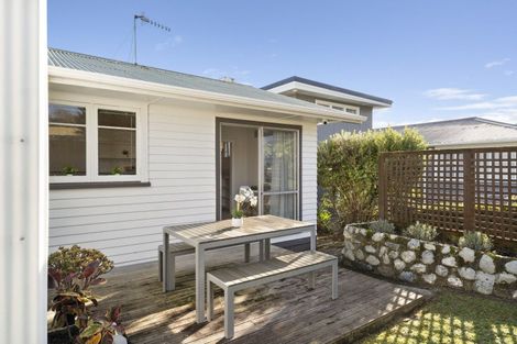 Photo of property in 6 Kaitawa Crescent, Paraparaumu, 5032