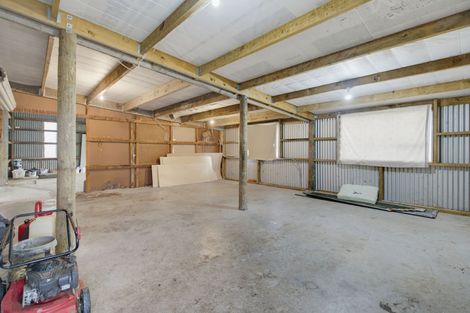 Photo of property in 30 Mccaughan Street, Browns, Winton, 9781