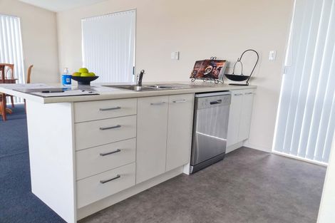 Photo of property in 54a Meadowood Drive, Unsworth Heights, Auckland, 0632