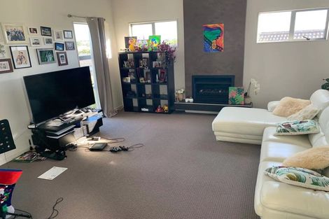 Photo of property in 3 Keating Rise, Northcross, Auckland, 0632