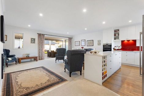 Photo of property in 22 Ruge Court, Cambridge, 3434