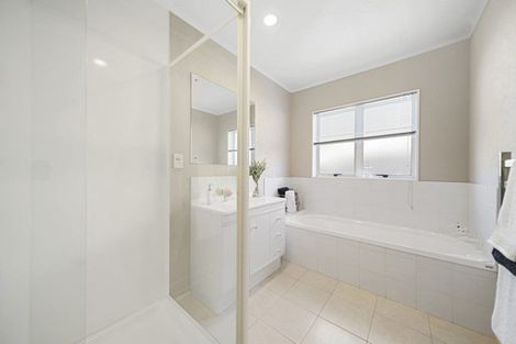 Photo of property in 1/28 Rochester Crescent, Somerville, Auckland, 2014