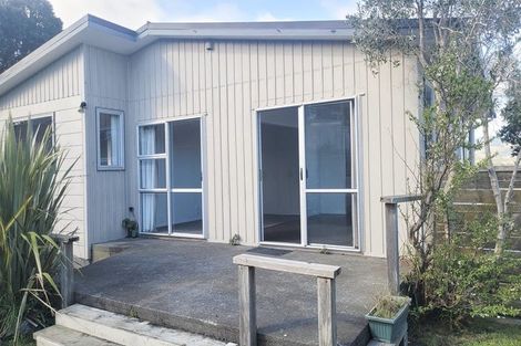 Photo of property in 24 Pennant Grove, Titahi Bay, Porirua, 5022