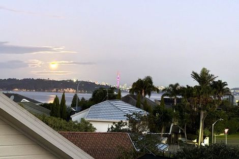 Photo of property in 3 Bridgehead Cove, West Harbour, Auckland, 0618