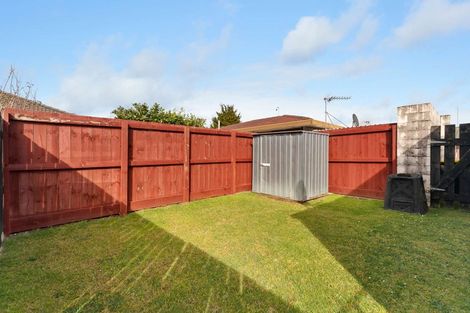 Photo of property in 2/10 Wellington Street, Papakura, 2110