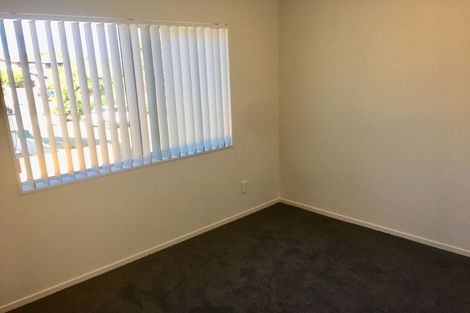 Photo of property in 25 Whiteacres Drive, Sunnyhills, Auckland, 2010