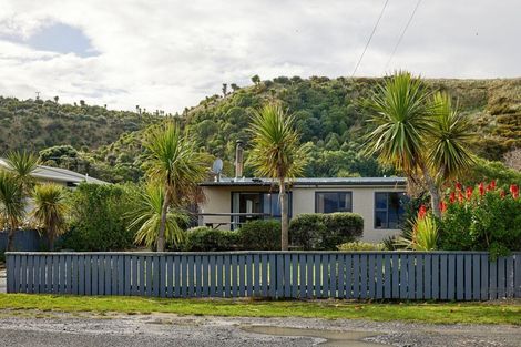 Photo of property in 19 South Bay Parade, South Bay, Kaikoura, 7300