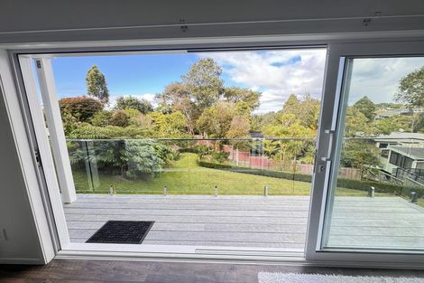 Photo of property in 111 Pupuke Road, Northcote, Auckland, 0627