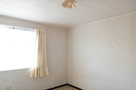 Photo of property in 16 Mawney Road, Henderson, Auckland, 0610