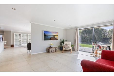 Photo of property in 107 High Street, Oxford, 7430