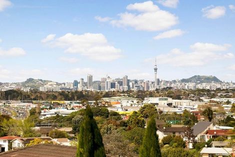 Photo of property in 29 Sycamore Drive, Sunnynook, Auckland, 0620