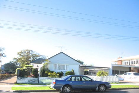 Photo of property in 1/85 Bleakhouse Road, Howick, Auckland, 2014