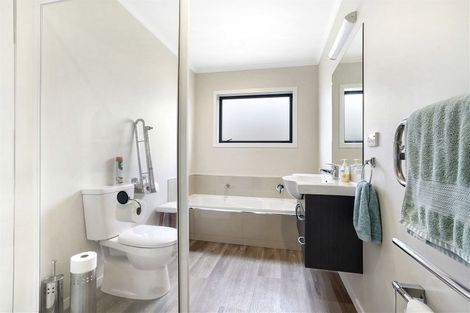 Photo of property in 11 Stan Heather Drive, Glenview, Hamilton, 3206