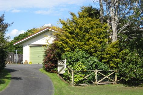 Photo of property in 15 Pararewa Drive, Whalers Gate, New Plymouth, 4310