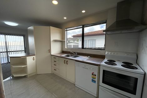 Photo of property in 6 Marco Place, Highland Park, Auckland, 2010