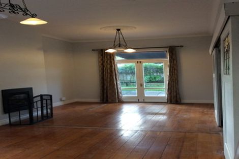 Photo of property in 16 Atkinson Road, Titirangi, Auckland, 0604