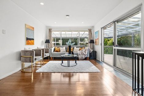 Photo of property in 21 Celeste Place, Totara Vale, Auckland, 0627