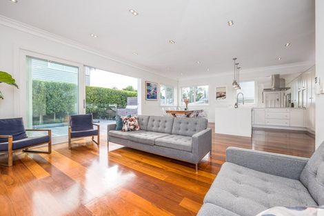 Photo of property in 16 Warwick Street, Morningside, Auckland, 1022