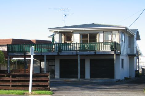 Photo of property in 183 Centreway Road, Orewa, 0931