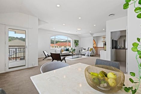 Photo of property in 14 Kinleith Way, Albany, Auckland, 0632