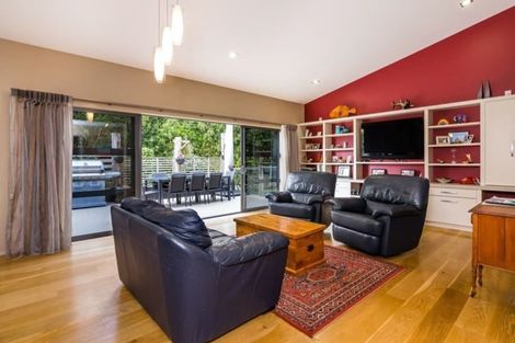 Photo of property in 10 Parawera Drive, Acacia Bay, Taupo, 3330