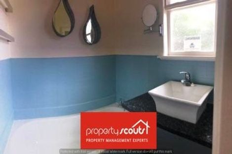 Photo of property in 50 Taipari Road, Te Atatu Peninsula, Auckland, 0610