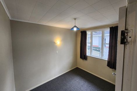 Photo of property in 2/6 Moeraki Road, Maoribank, Upper Hutt, 5018